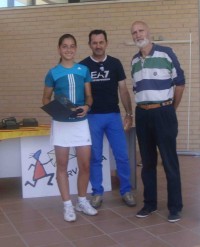 BEATRIZ DOLADER SE ADJUDICA EL TORNEO INFANTIL DEL C.T. MONZ&Atilde;�N
